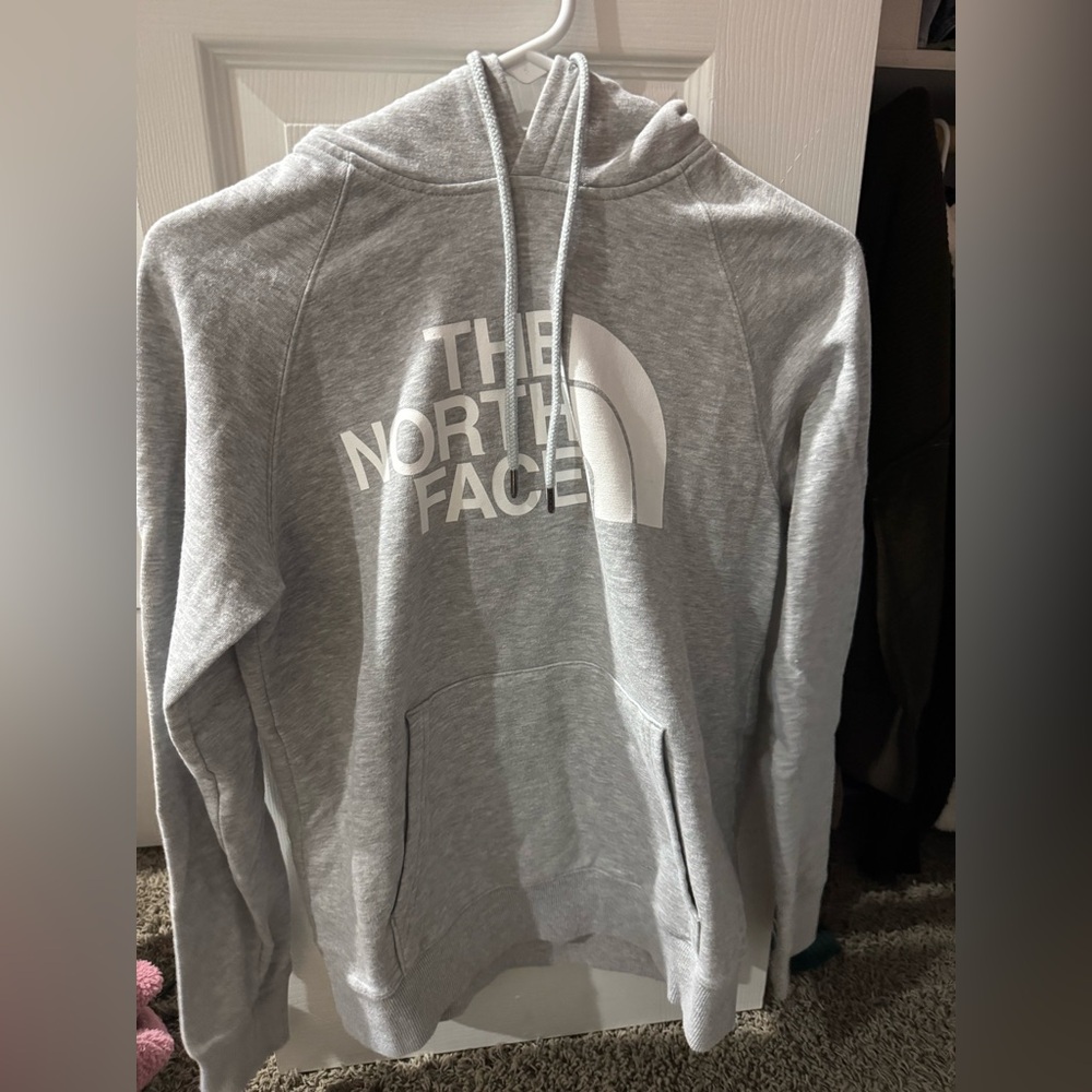 Women’s North Face hoodie